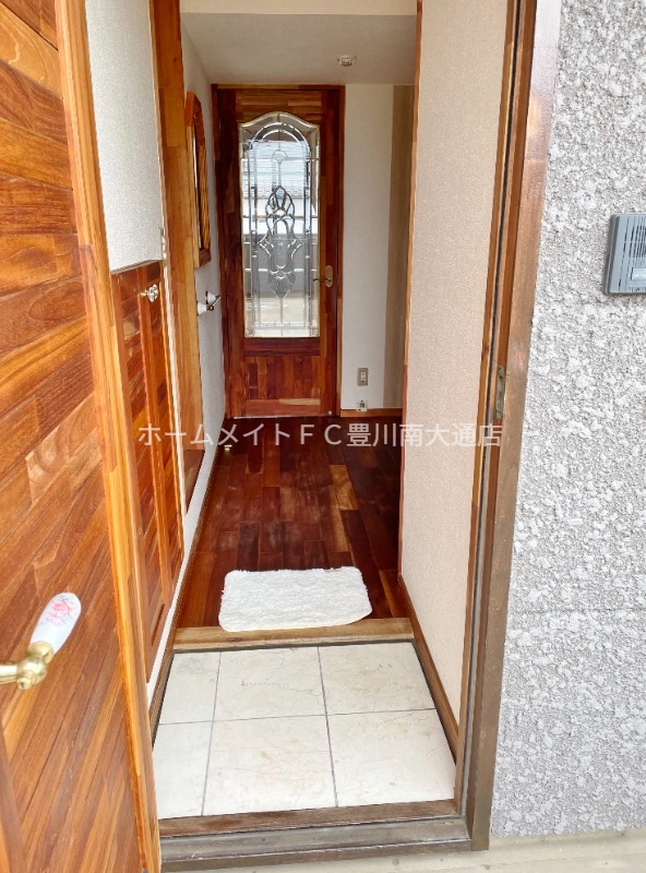 玄関　同型別部屋写真
