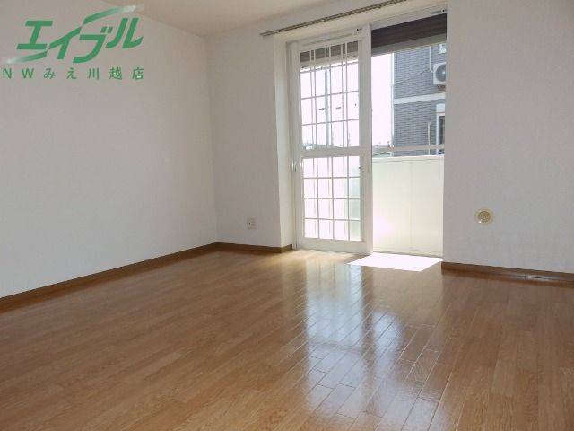 居室・リビング　同型参考写真