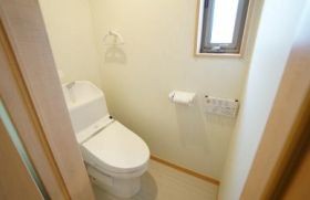 トイレ　※同仕様写真含む