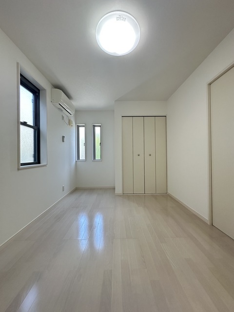 居室・リビング　別部屋参考写真です