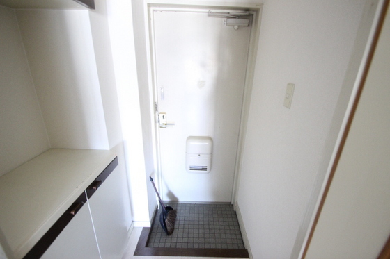 玄関　※別部屋の写真です