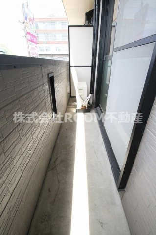 バルコニー　暖かな日差しのふりそそぐバルコニー