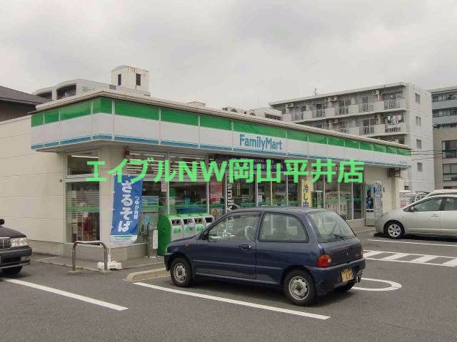 コンビニ　ファミリーマート東岡山駅前店（コンビニ）まで377m