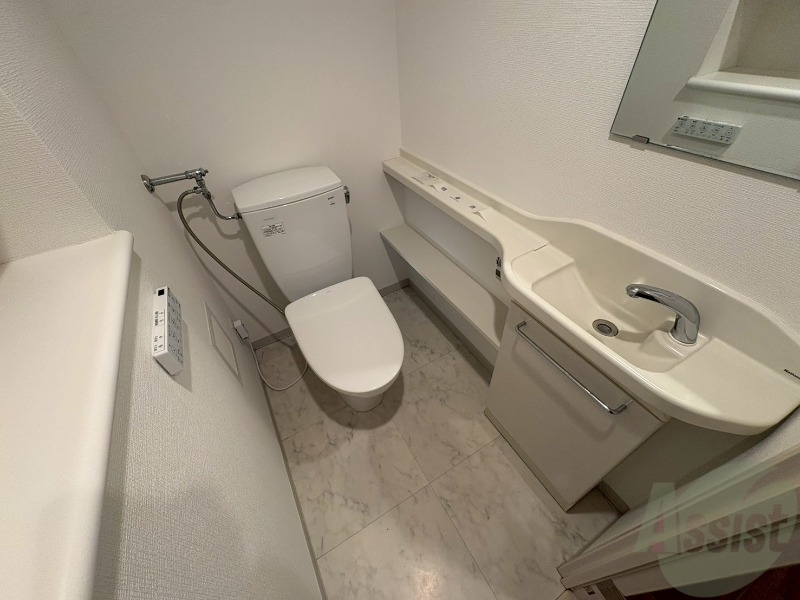 トイレ　ウォシュレット機能がついたトイレ。安心して使用できますね。