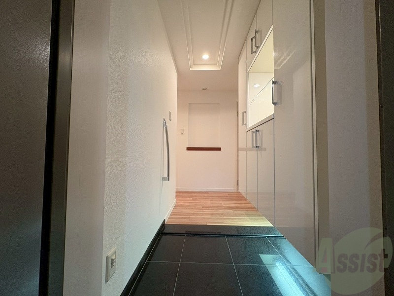 玄関　玄関です。白を基調としていて清潔感があります！