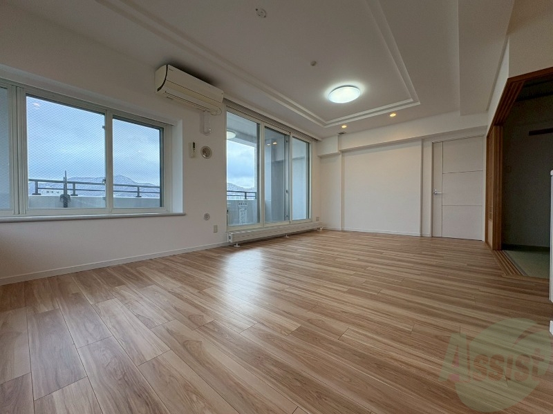 居室・リビング　広くてキレイなお部屋が広がっていて、充実した生活が送れそう。