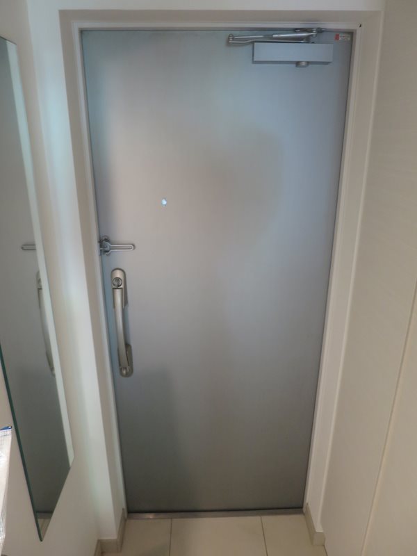 玄関　※参考画像