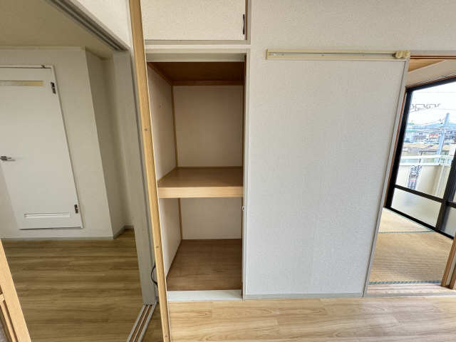 収納　南洋室　収納