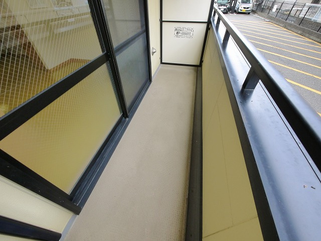 バルコニー　陽当たり良好なバルコニーです