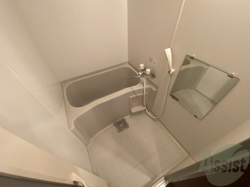 バス・シャワールーム　お風呂になります。一日の疲れを癒してくださいね。