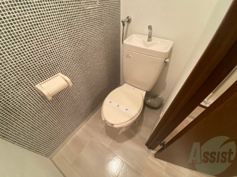 トイレ　こちらはトイレです。清潔感があり、安心して使用できます。