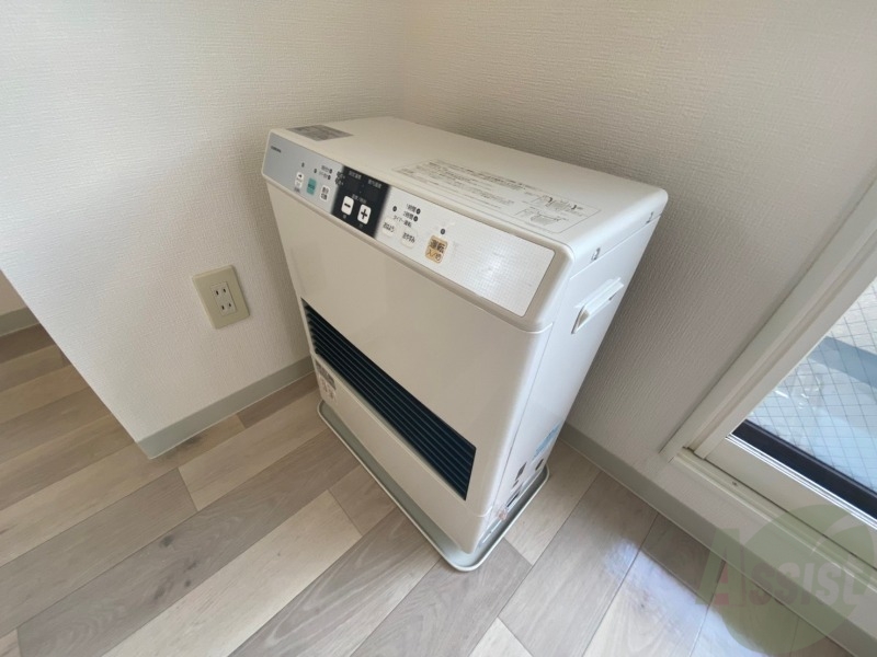 その他設備　ガス給湯器です。操作しやすいパネルになってます。