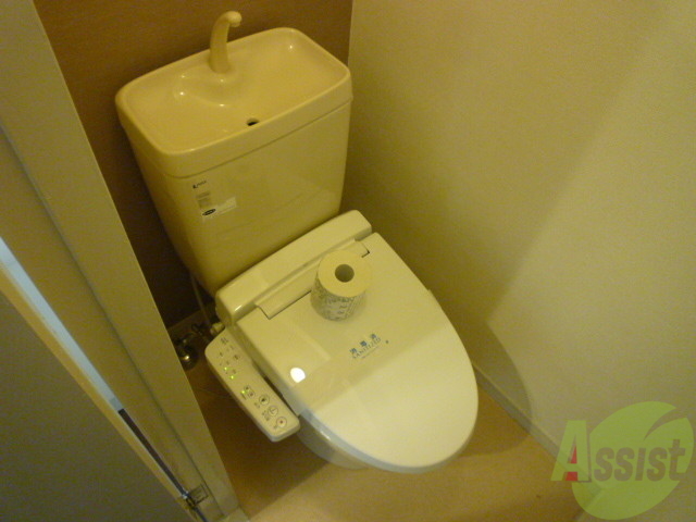 トイレ　ウォシュレットつきのきれいなトイレです