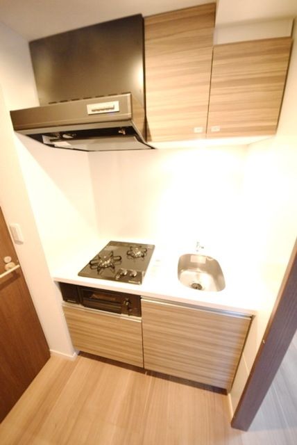 キッチン　★三口コンロのシステムキッチンです★