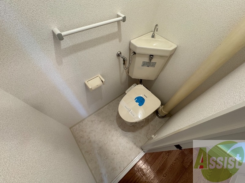 トイレ　こちらはトイレです。清潔感があり、安心して使用できます。