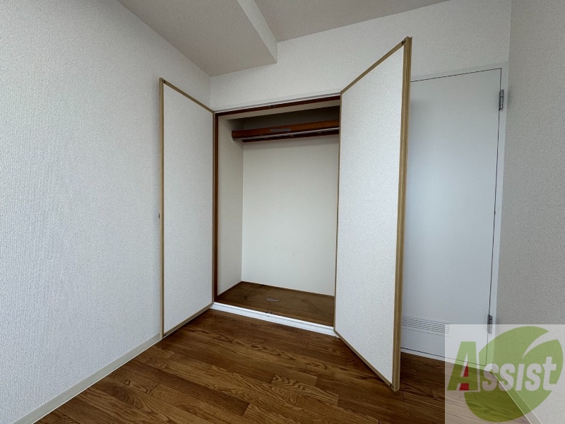 収納　クローゼットは奥行きもあり、荷物が多い方でも安心です。