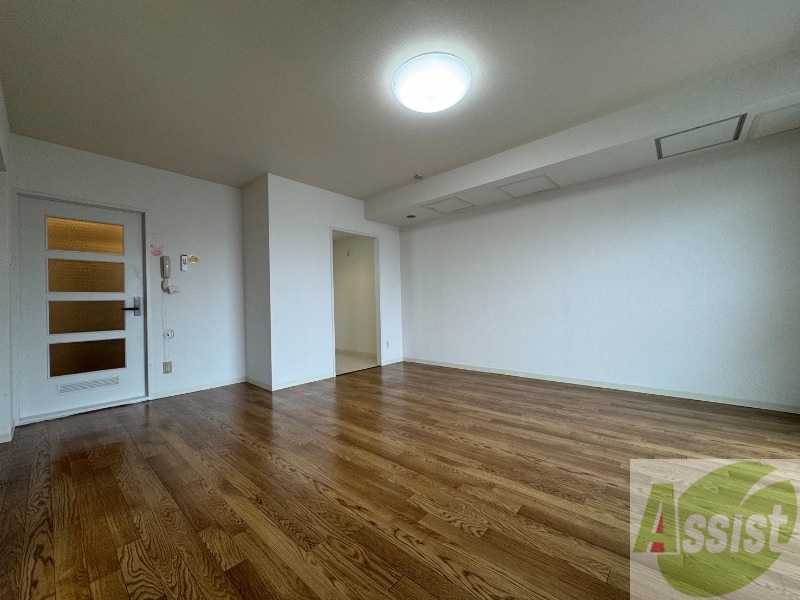 居室・リビング　広くてキレイなお部屋が広がっていて、充実した生活が送れそう。