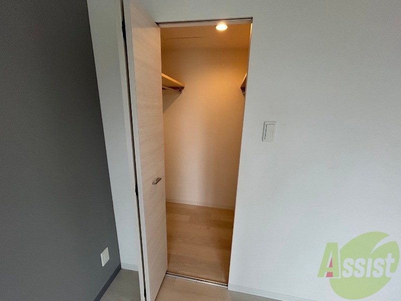 収納　寝室の収納です。部屋がすっきり片付きます。