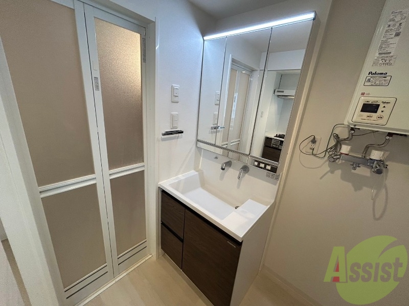 洗面設備　こちらに洗面台があります。朝の洗顔はこちらで。