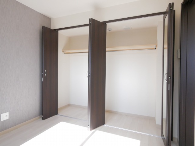 収納　壁一面の大型クローゼット付きです！