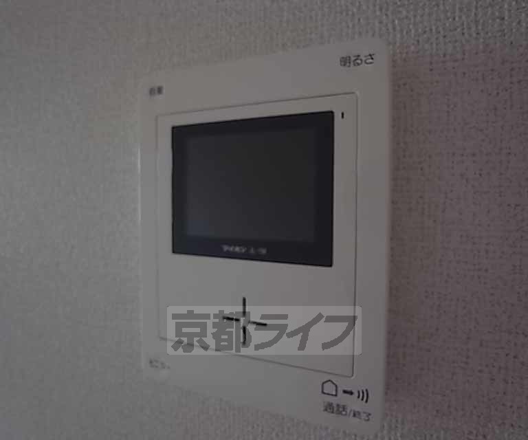 セキュリティ　モニター付きのインターホンで安心です。