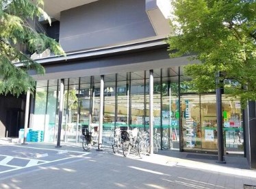 コンビニ　ファミリーマート早稲田大学中野プラザ店（コンビニ）まで87m