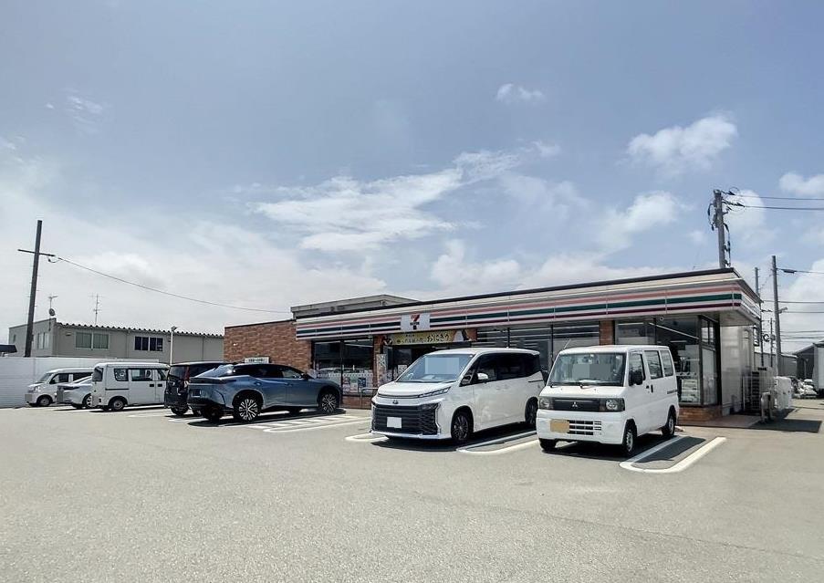 コンビニ　セブンイレブン山口小郡若草町店（コンビニ）まで452m