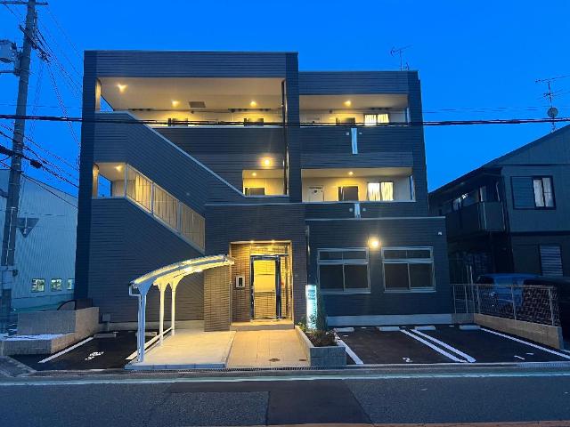 エントランス　外観写真（昼）