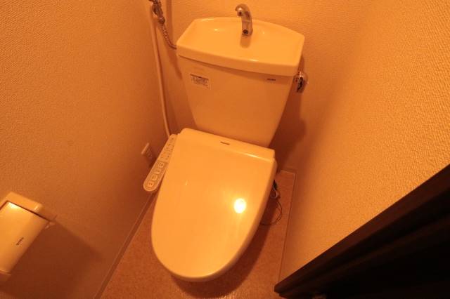 トイレ　人気設備♪シャワートイレ♪