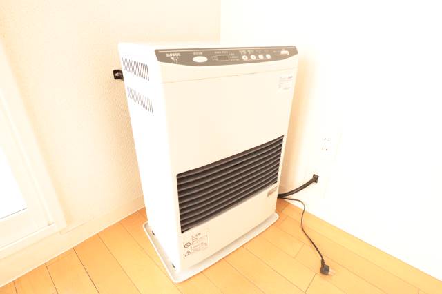 その他設備　経済的な灯油暖房♪