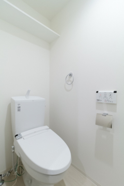 トイレ　※写真は同タイプ住戸です。