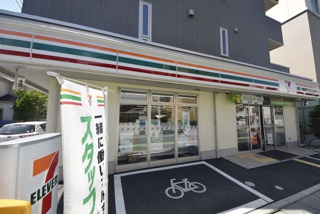 コンビニ　セブンイレブン草加谷塚1丁目店（コンビニ）まで609m