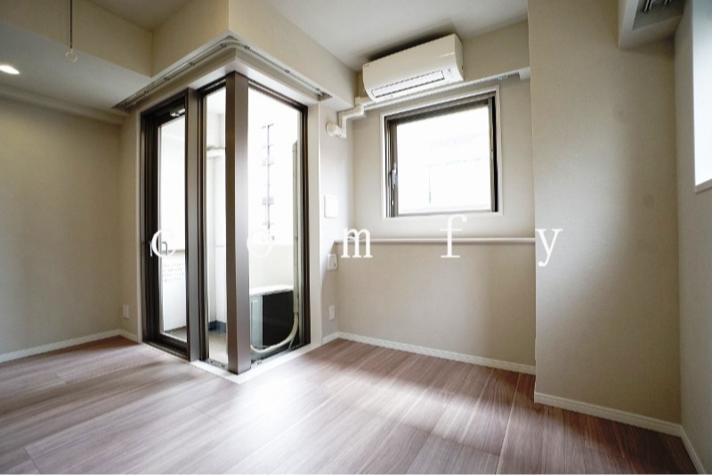 居室・リビング　７．６帖の洋室