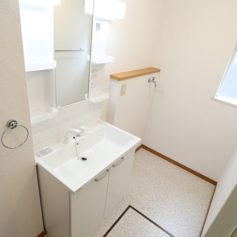 洗面設備　忙しい朝には欠かせない洗面所です♪