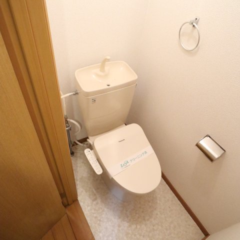 トイレ　落ち着いた色調のトイレです♪