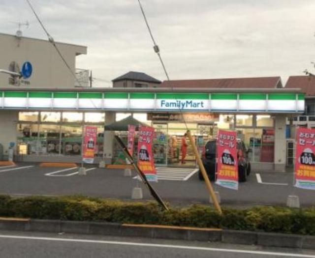 コンビニ　ファミリーマート（コンビニ）まで893m