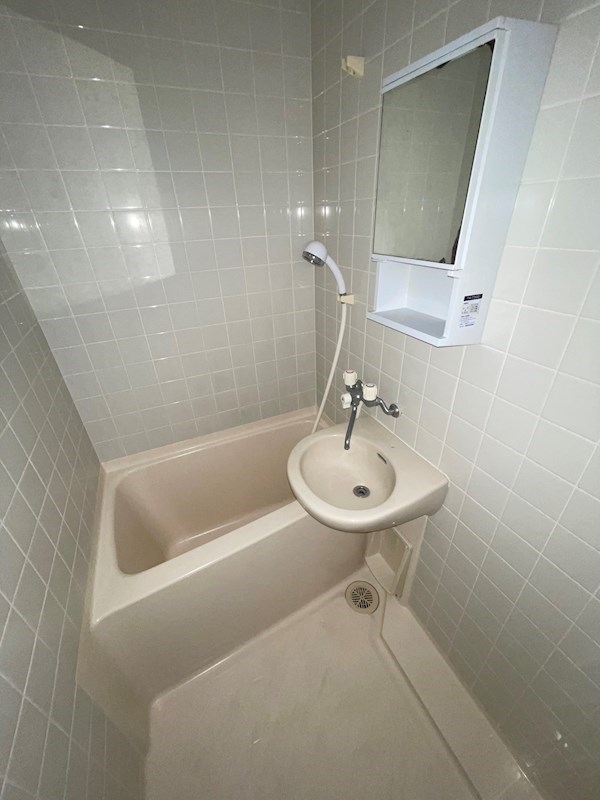 バス・シャワールーム　お風呂で日々の疲れを落としましょう