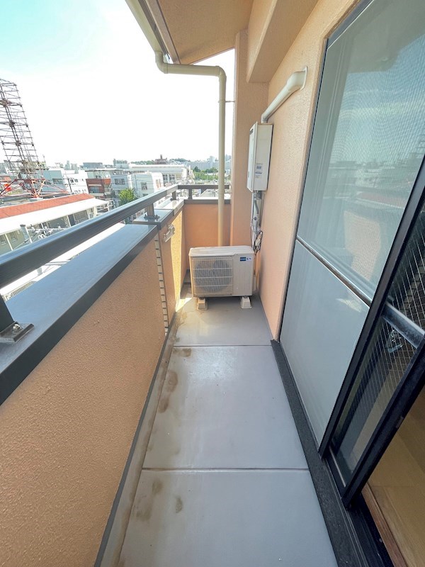 バルコニー　開放的で明るい空間を演出してくれるバルコニーです