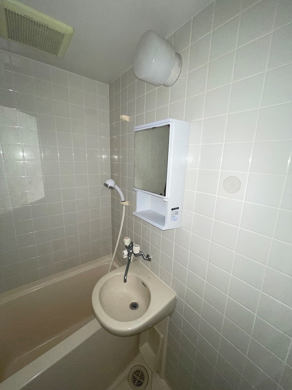 洗面設備　朝の身支度には欠かせない独立洗面化粧台