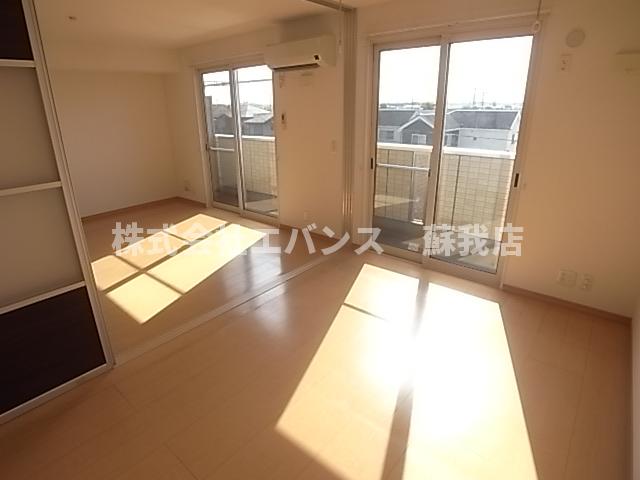 その他部屋・スペース　落ち着いて過ごせるお部屋なので、寝室にいかがでしょうか