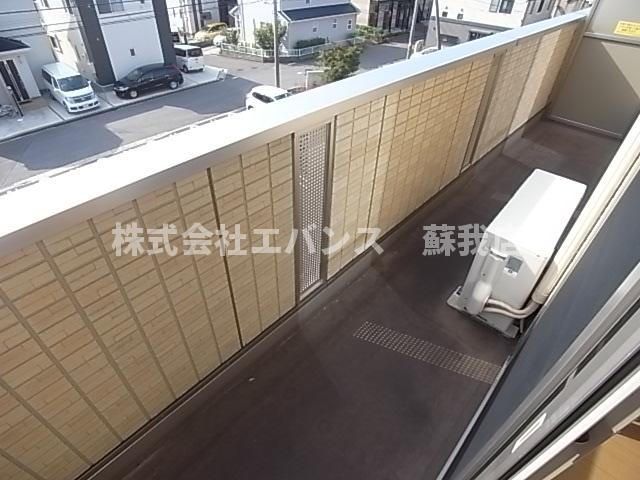 バルコニー　南向きで日当たり良好なバルコニー