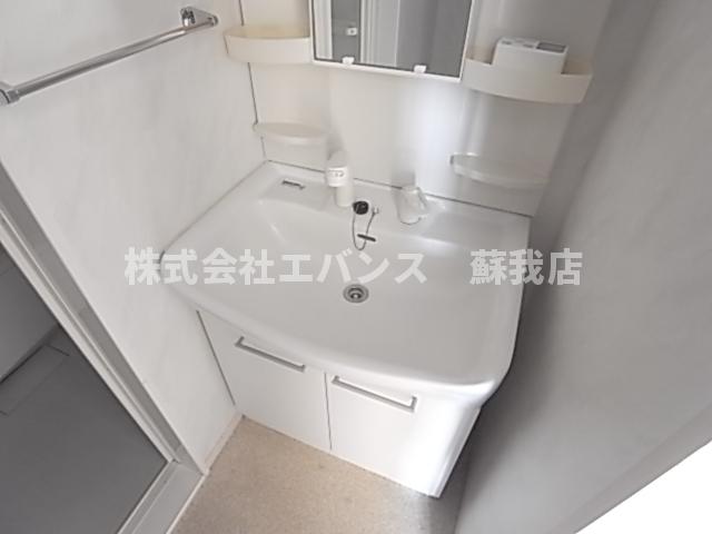 洗面設備　独立洗面台で身支度をすべて済ませてしまいましょう