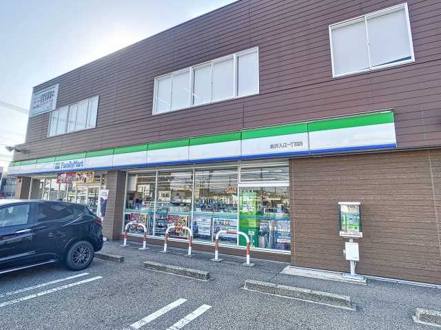 コンビニ　ファミリーマート金沢入江１丁目店（コンビニ）まで725m