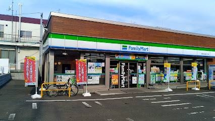 コンビニ　ファミリーマート札幌白石本通3丁目店（コンビニ）まで177m