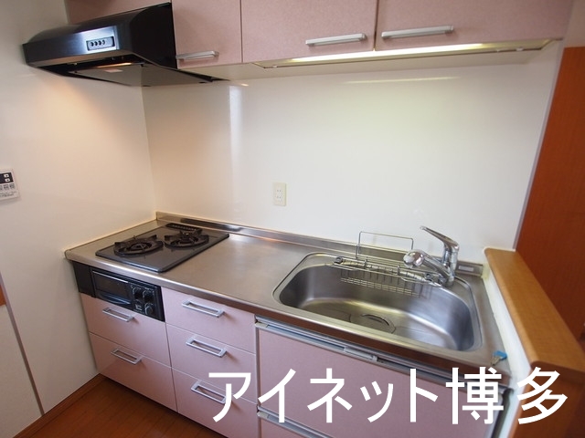 キッチン　調理スペースがしっかり確保できております