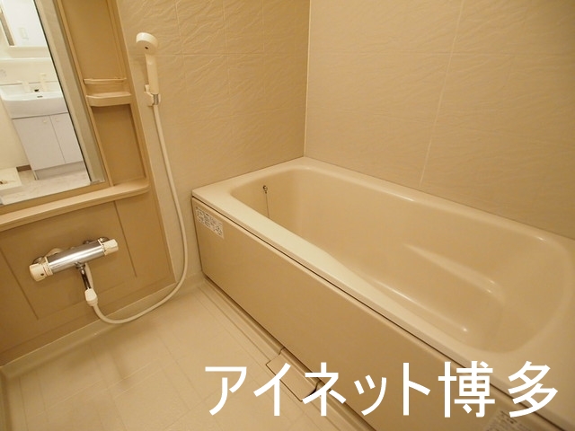 バス・シャワールーム　一日の汗や疲れはこちらで癒やして下さい