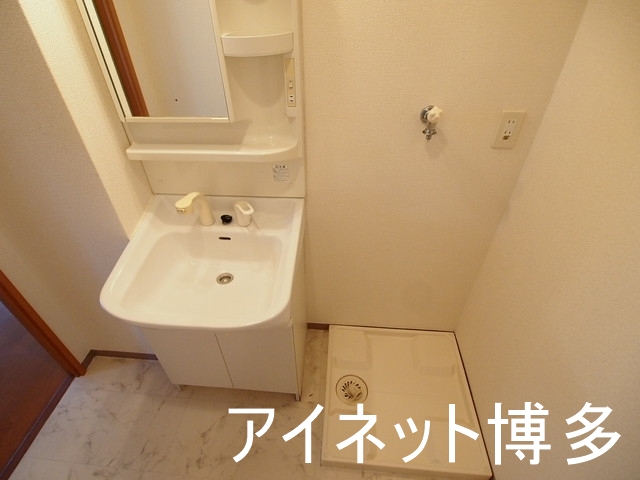洗面設備　お出かけ前の支度はこちらでされてください