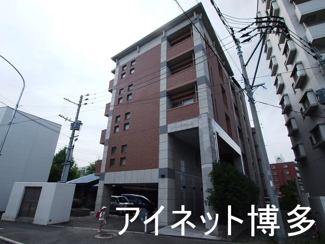 建物外観　【竹下駅】徒歩約10分で博多駅までのアクセス楽々♪