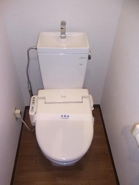 トイレ　ウォシュレット付