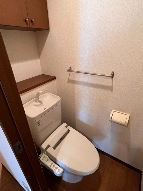 トイレ　他号室のお写真です。参考にご覧ください。
